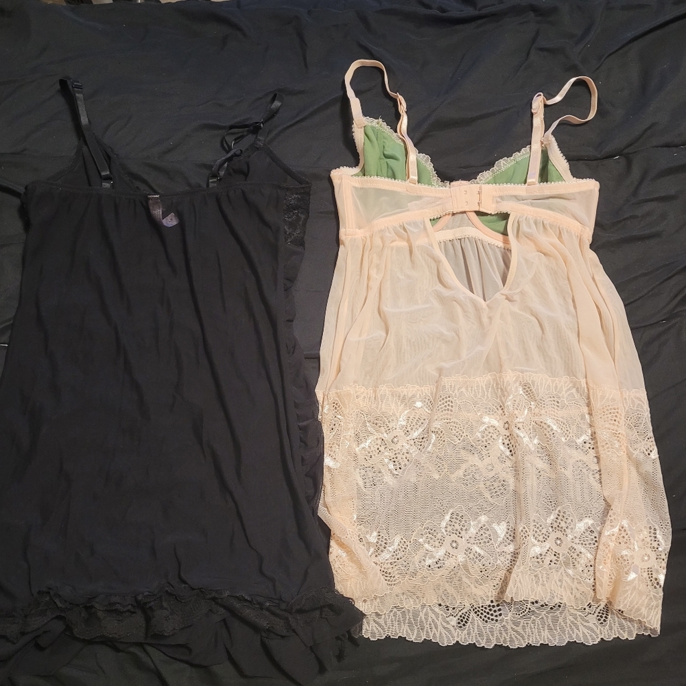 2 Teddys - Picture 2 of 7